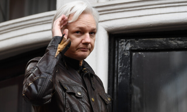 Julian Assange er arrestert i London